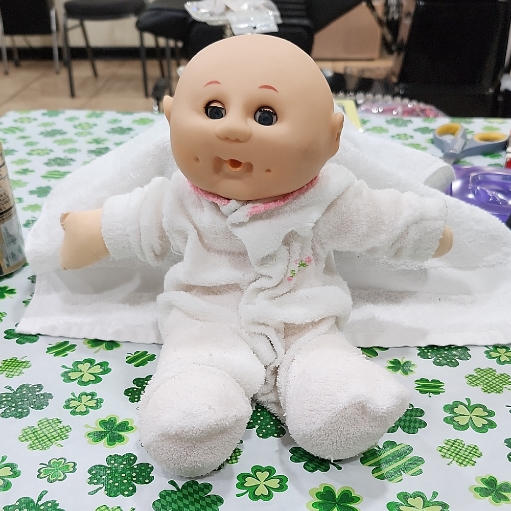 VINTAGE 1984 UNEEDA CABBAGE PATCH KIDS "LOOKALIKE" DOLL